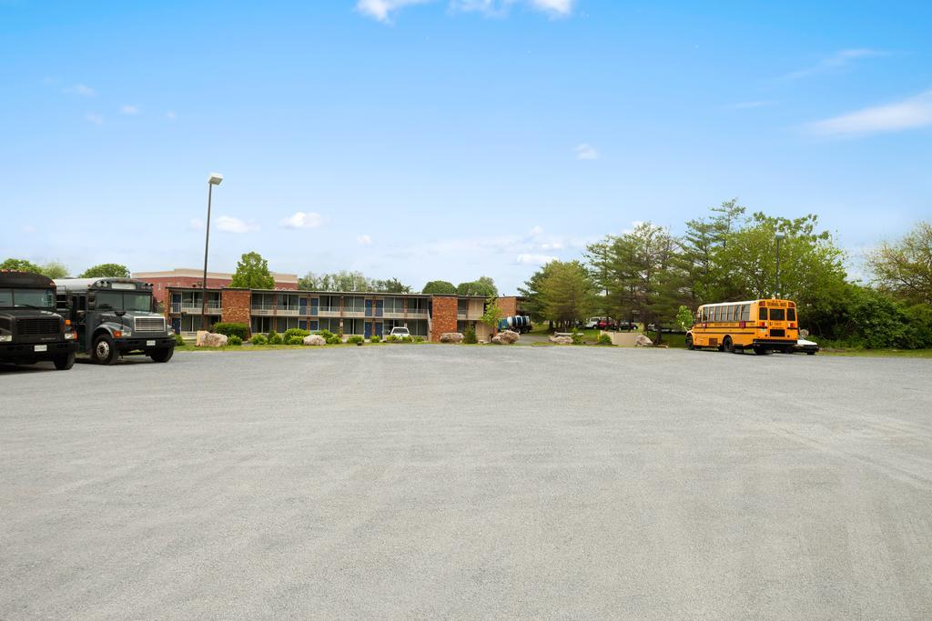 Days Inn Of Frederick By Wyndham Exterior foto